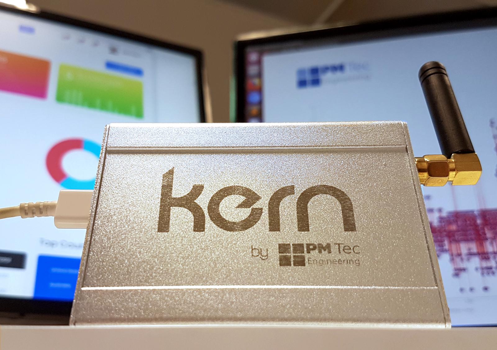 Primer plano de un equipo electrónico KERN de archivo.